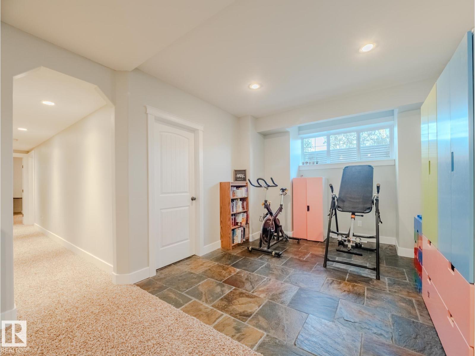 5204 63 ST - 36