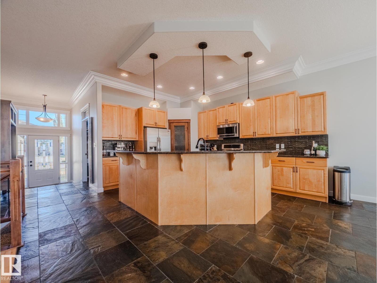 5204 63 ST - 7
