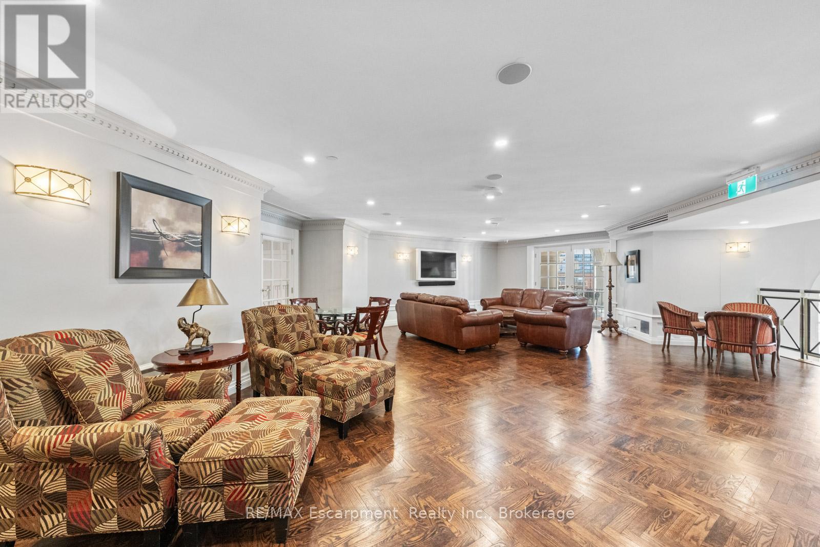 #301 2287 LAKE SHORE ROAD W - 34