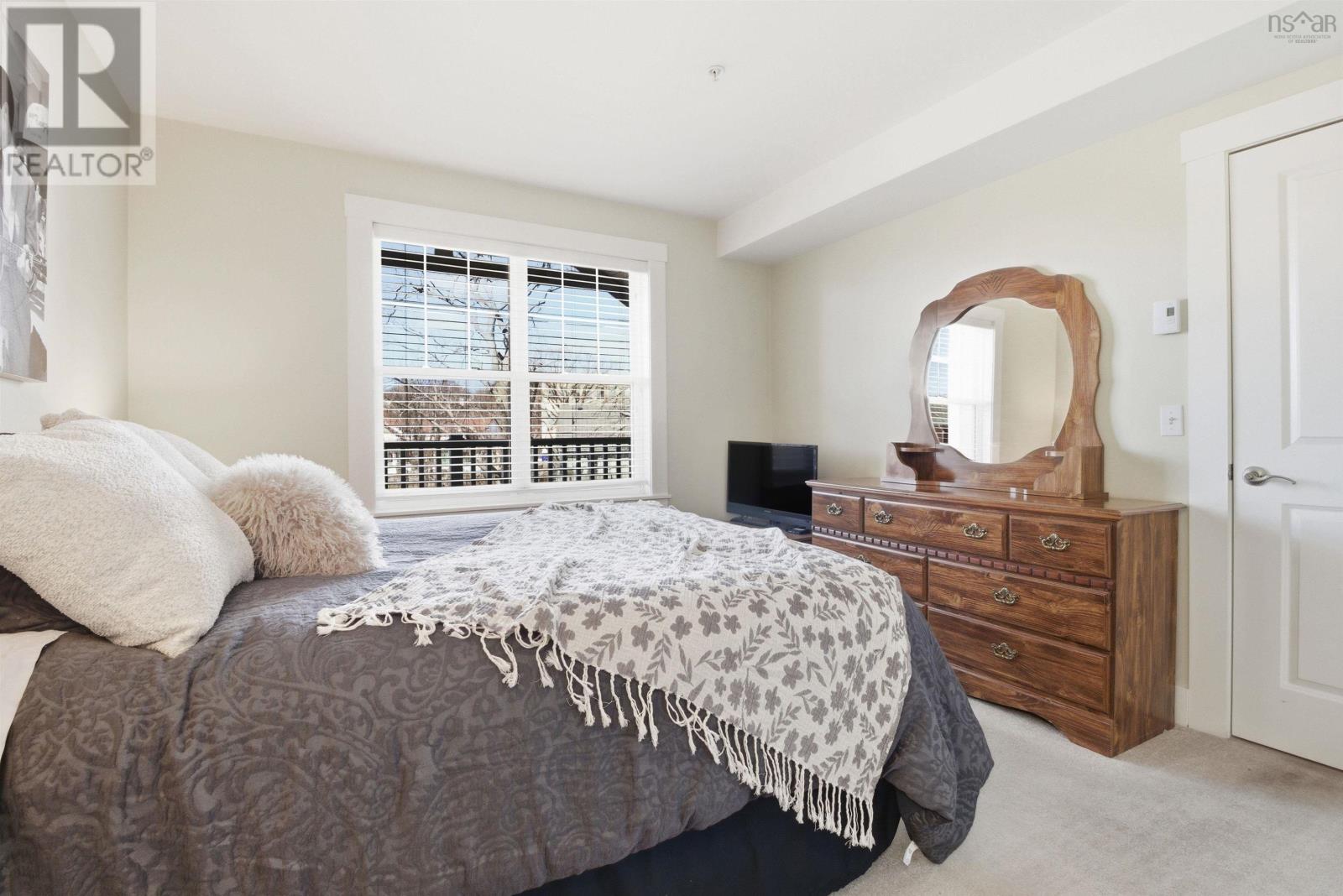 Property 11 of 38 of 406 162 Ochterloney Street