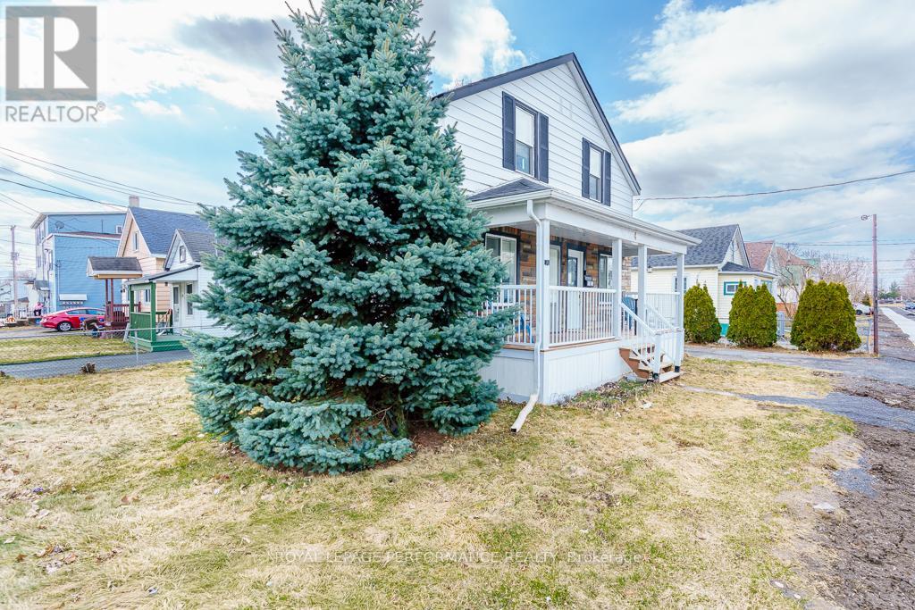 4 LAUBER AVENUE - 3
