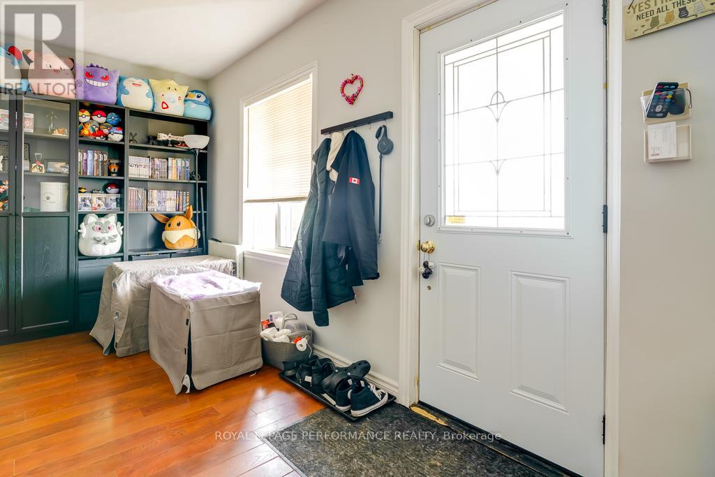 4 LAUBER AVENUE - 6