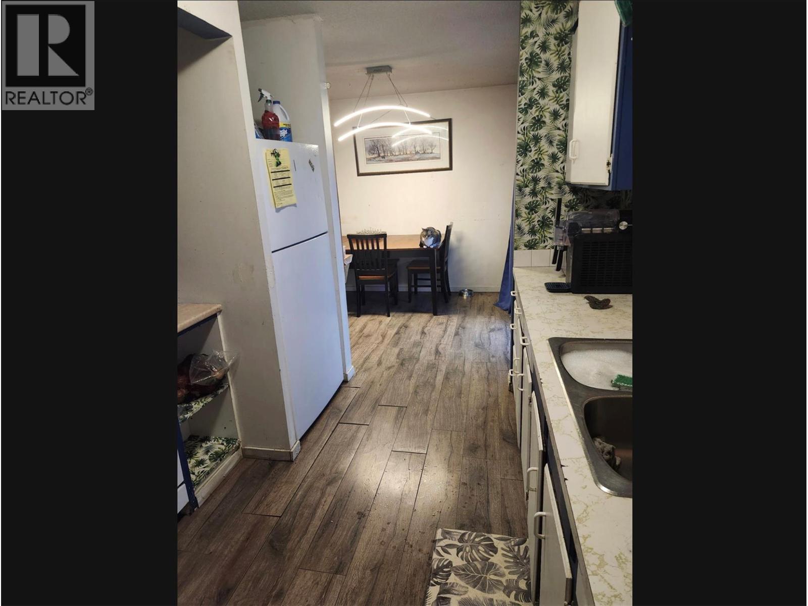 640 | 642 COURTENAY CRESCENT CRESCENT - 8