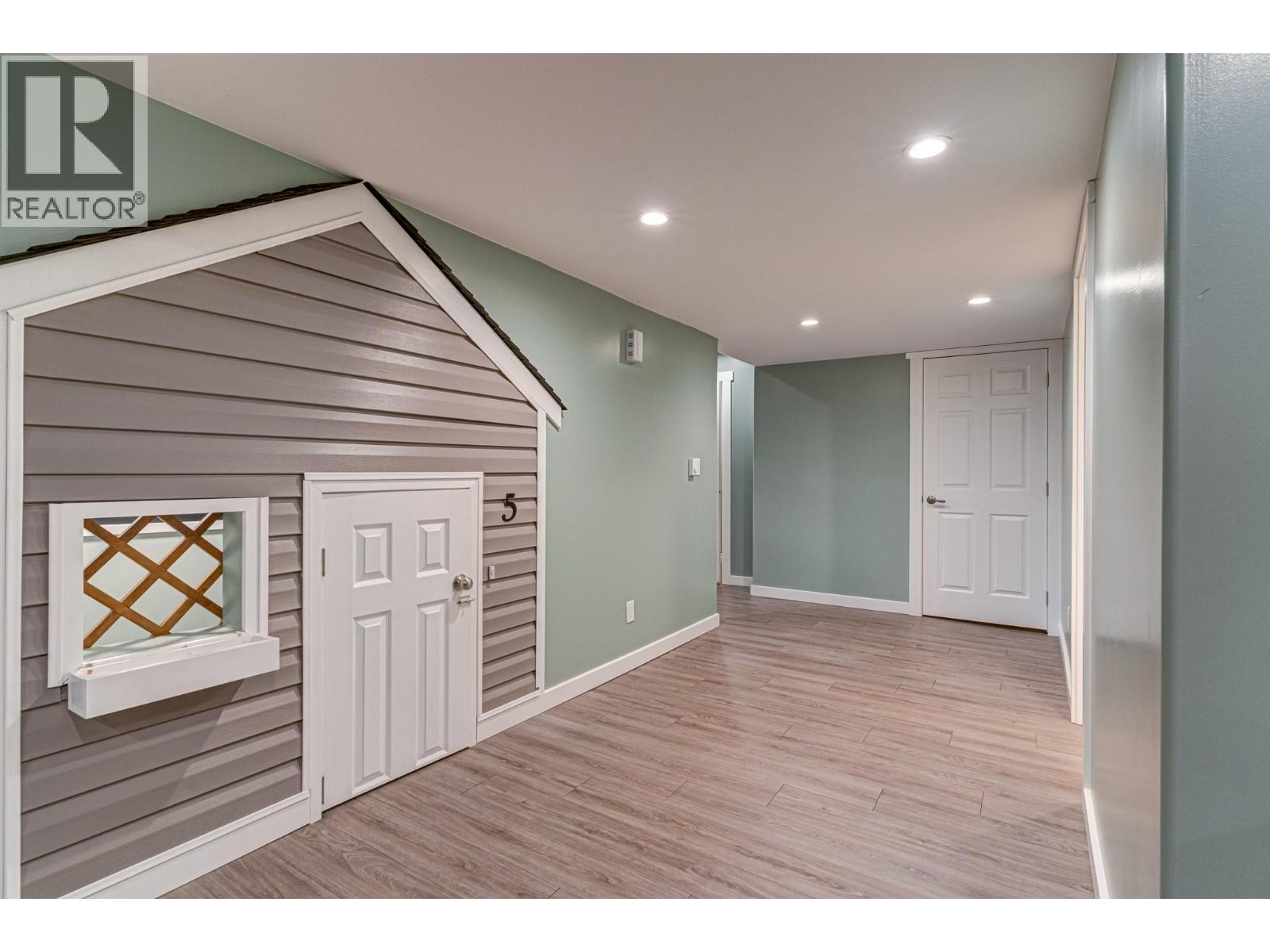 5 CALEDONIA PLACE - 36