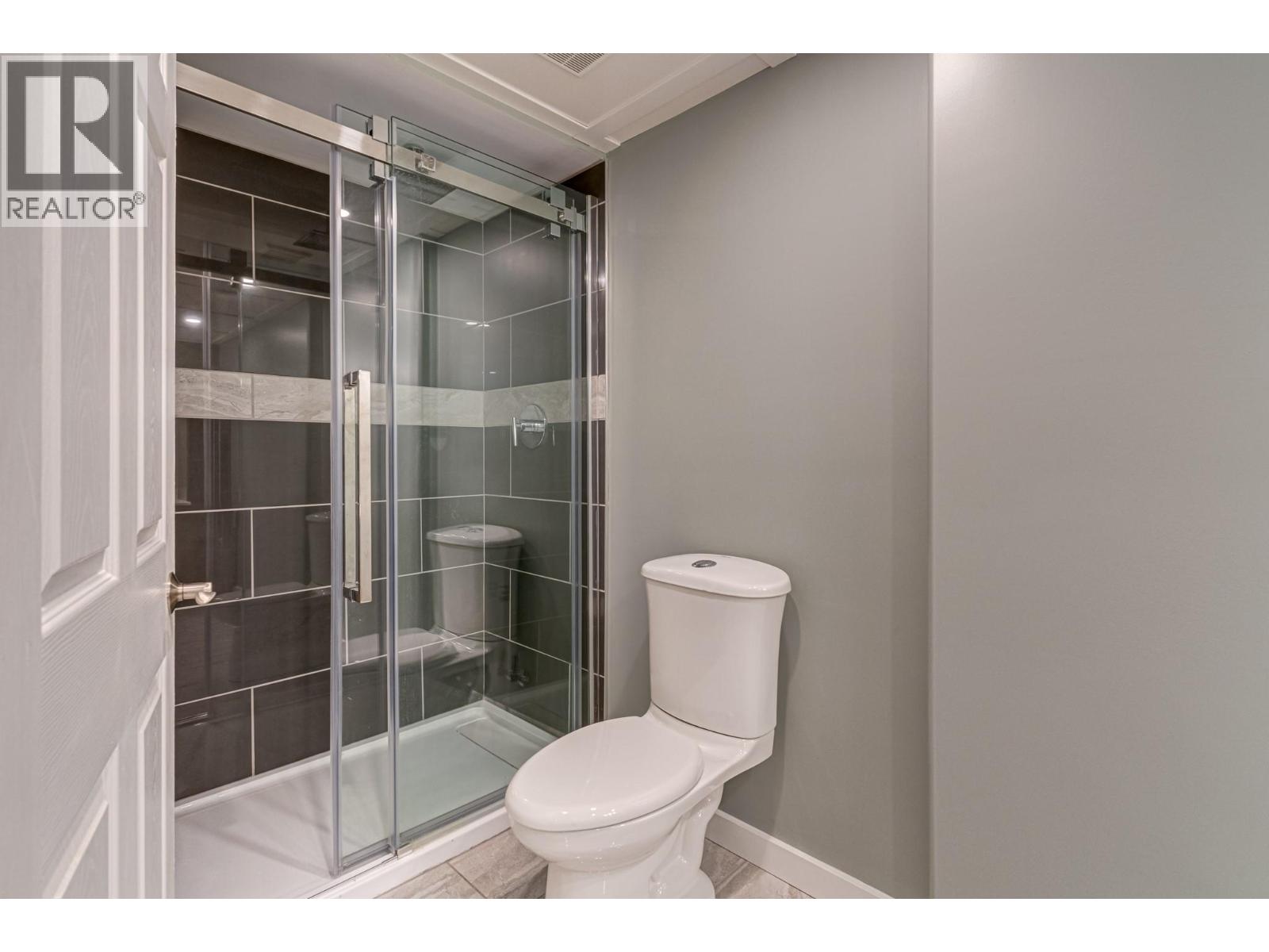 5 CALEDONIA PLACE - 34