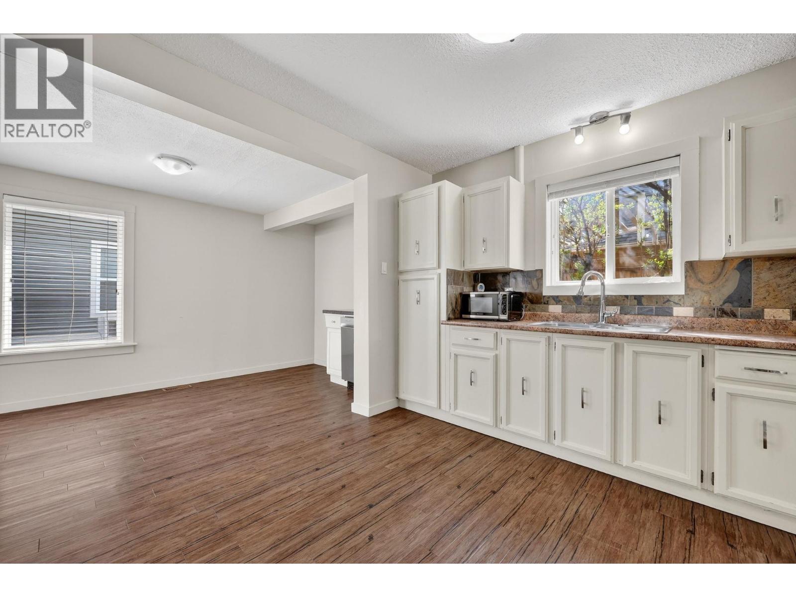  991 Coronation Avenue, Kelowna