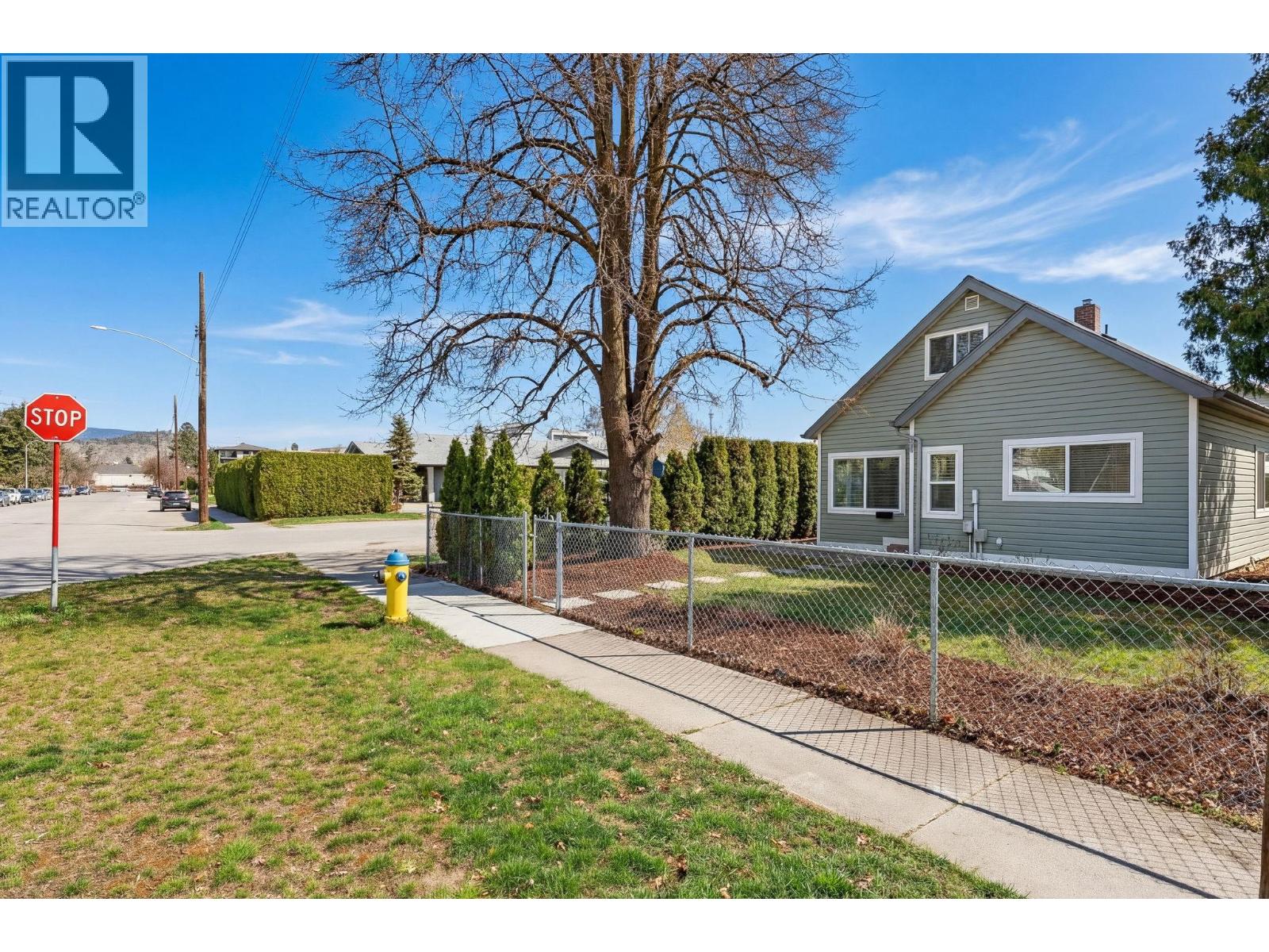  991 Coronation Avenue, Kelowna