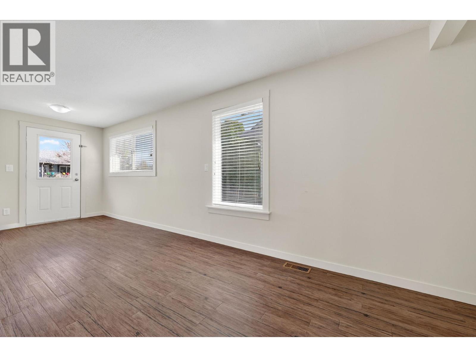  991 Coronation Avenue, Kelowna