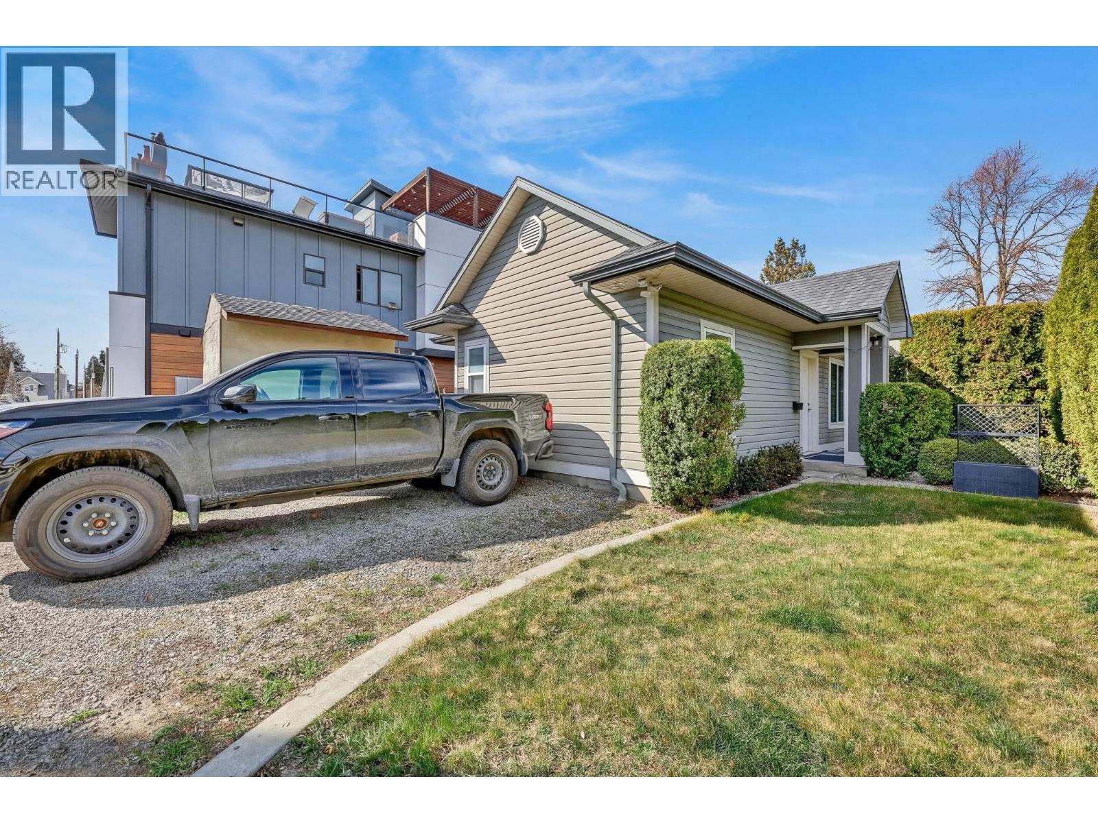  991 Coronation Avenue, Kelowna