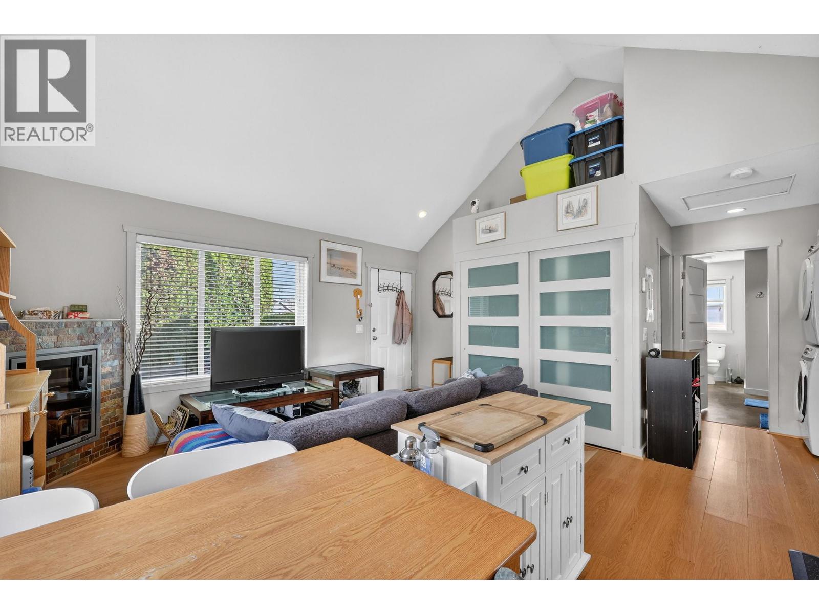  991 Coronation Avenue, Kelowna