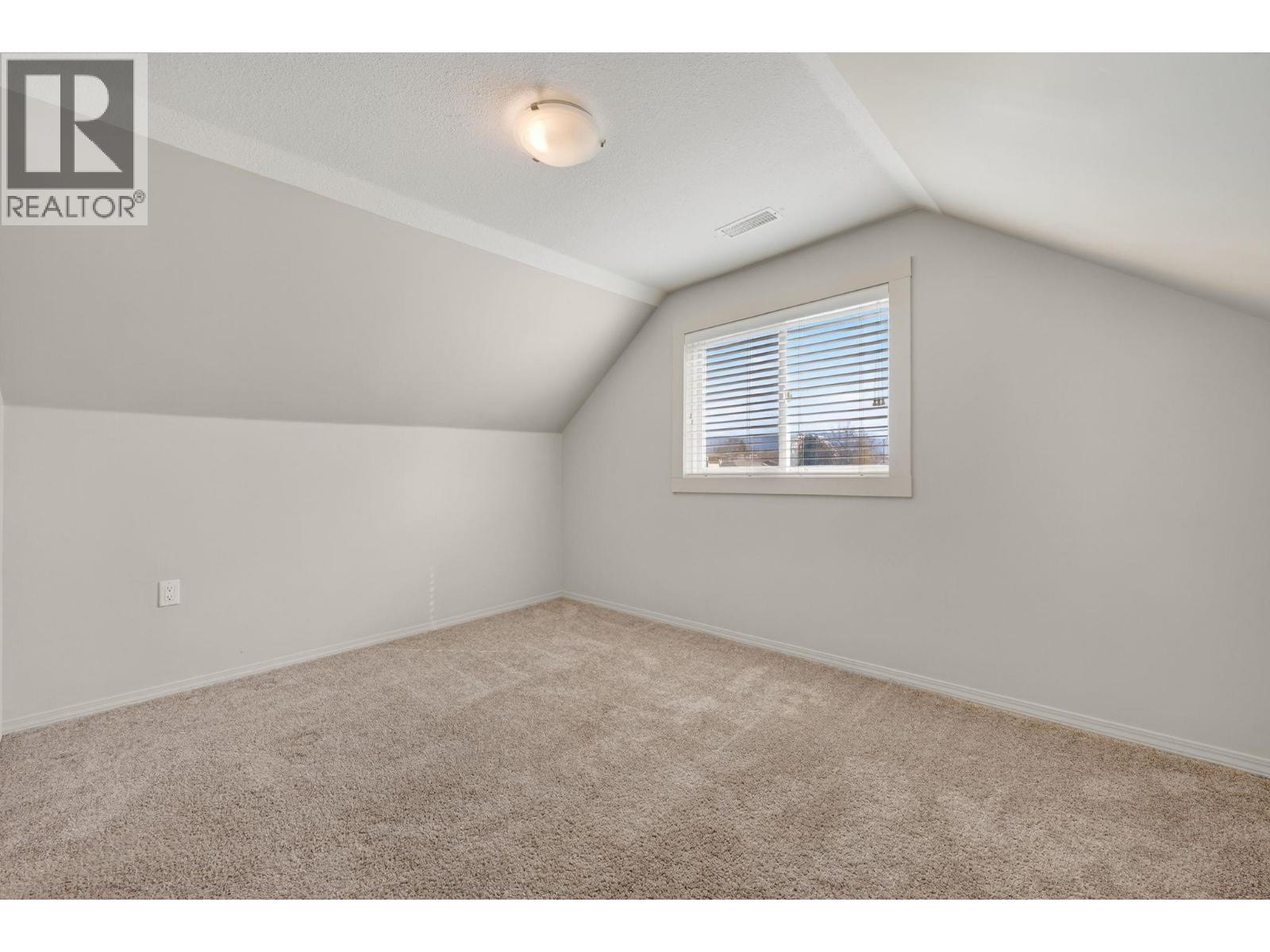  991 Coronation Avenue, Kelowna