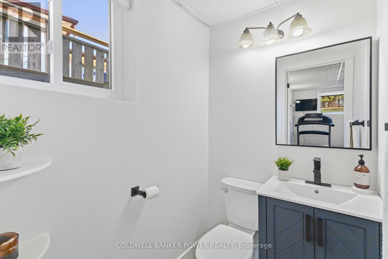 402 FERNDALE AVENUE Property Photo