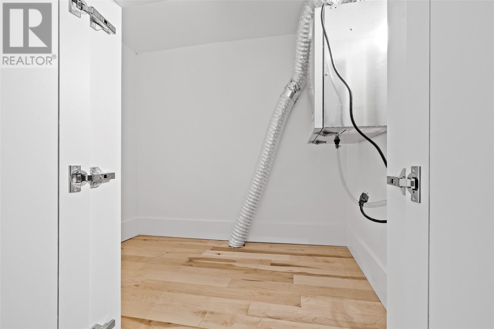 6 Bond Street — photo 28