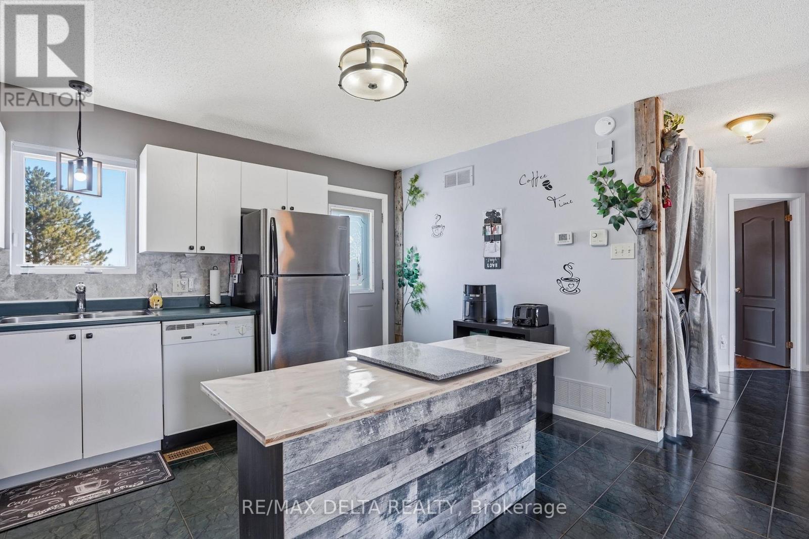 531 DEVISTA BOULEVARD - 10
