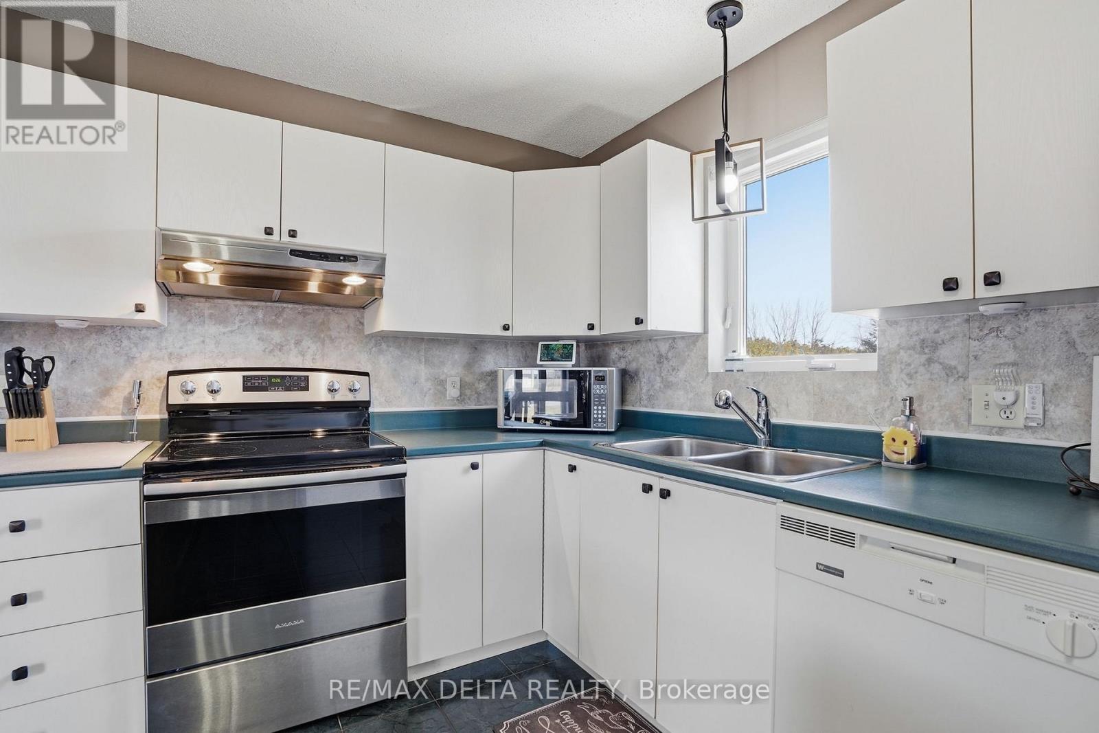 531 DEVISTA BOULEVARD - 13