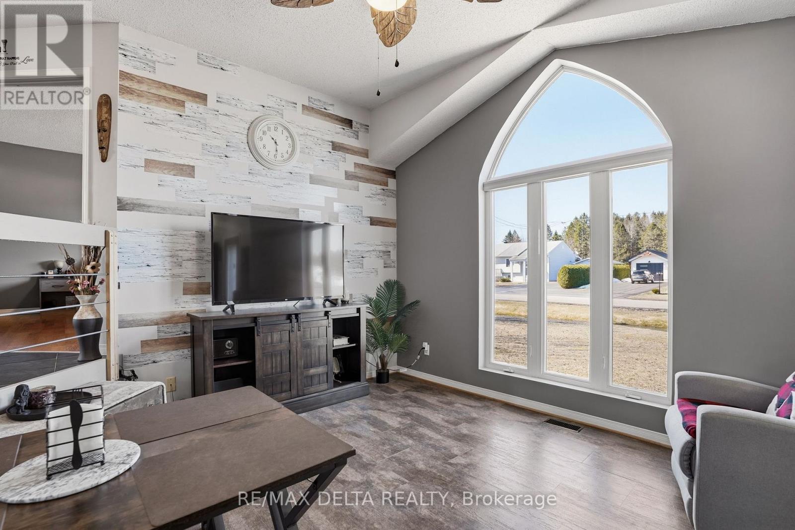 531 DEVISTA BOULEVARD - 8