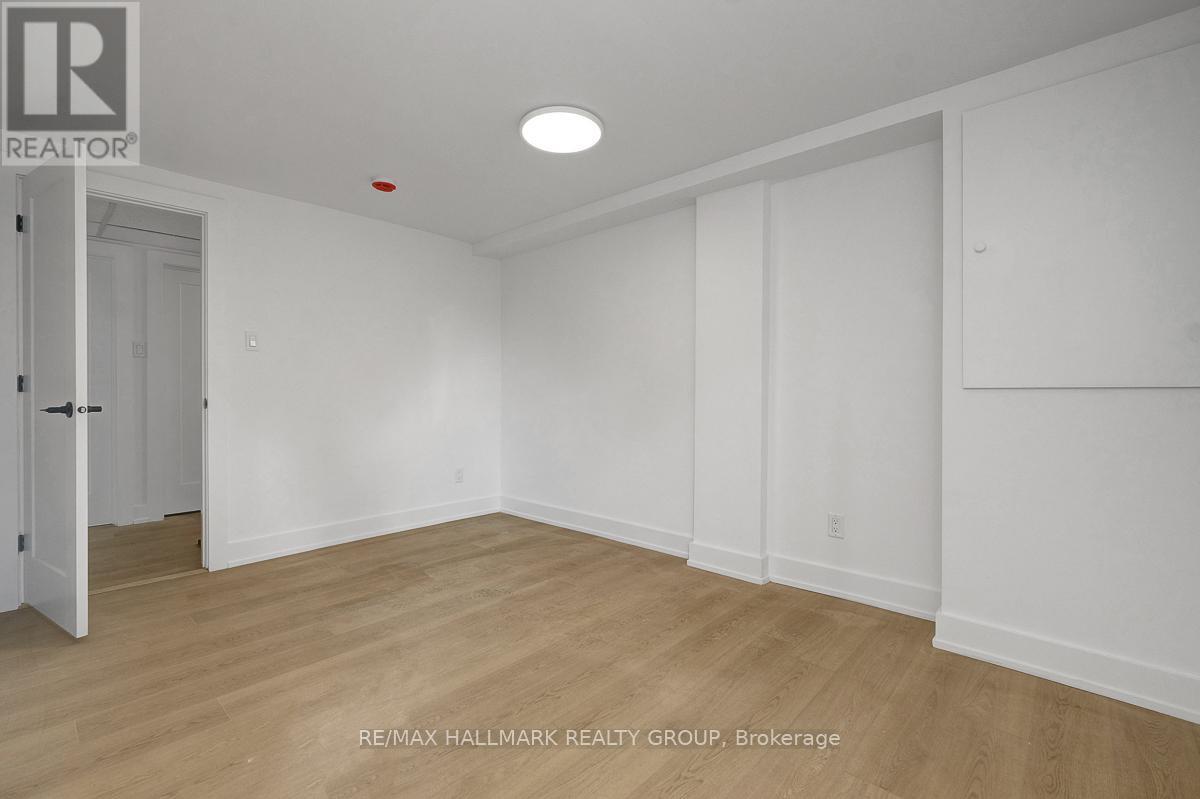 269 MICHEL CIRCLE — photo 33