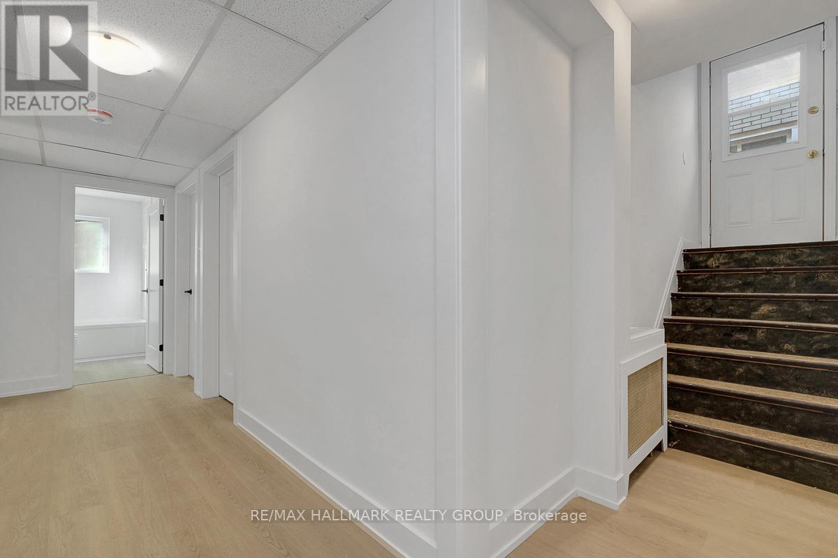 269 MICHEL CIRCLE — photo 42