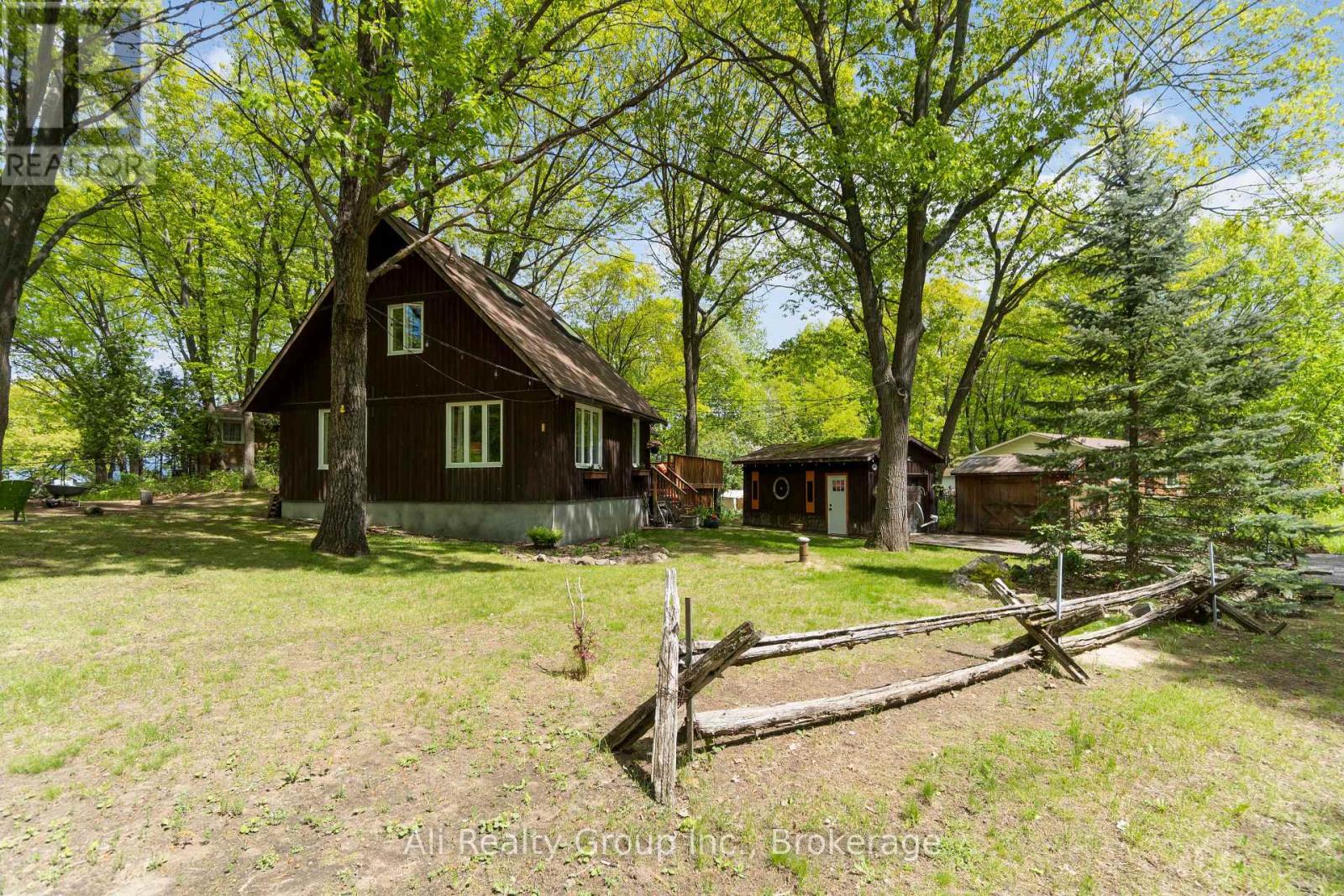 190 WOODS ROAD - 6