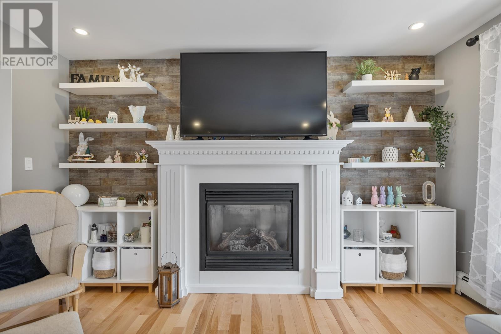 125 BIRKALLUM DRIVE - 10