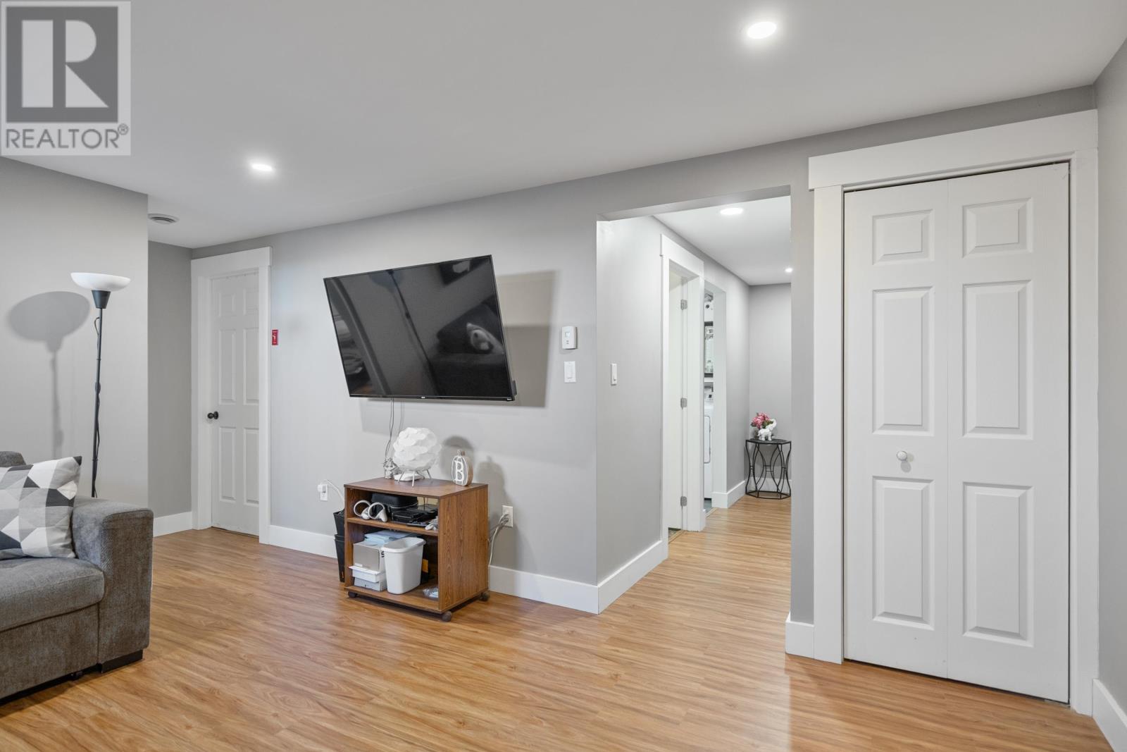 125 BIRKALLUM DRIVE - 41