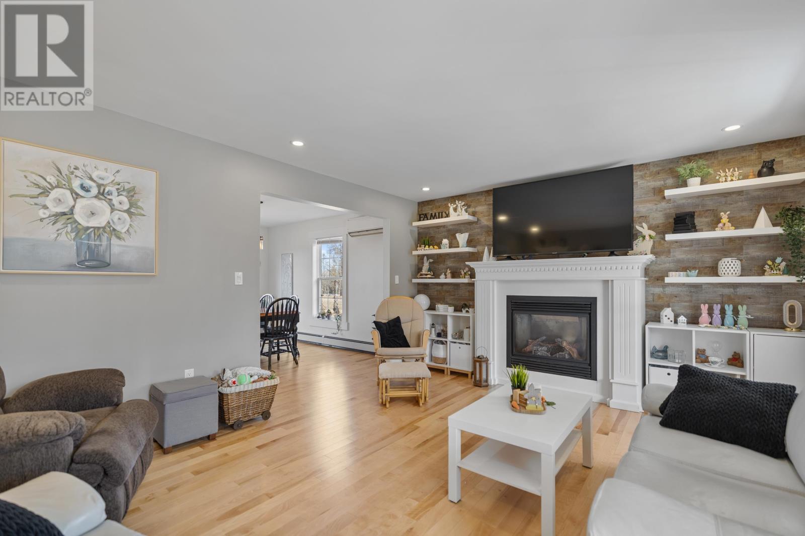 125 BIRKALLUM DRIVE - 8