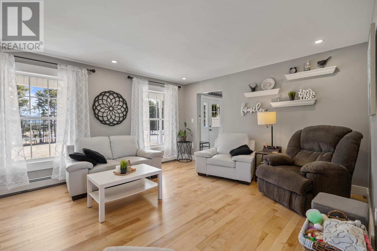 125 BIRKALLUM DRIVE - 9