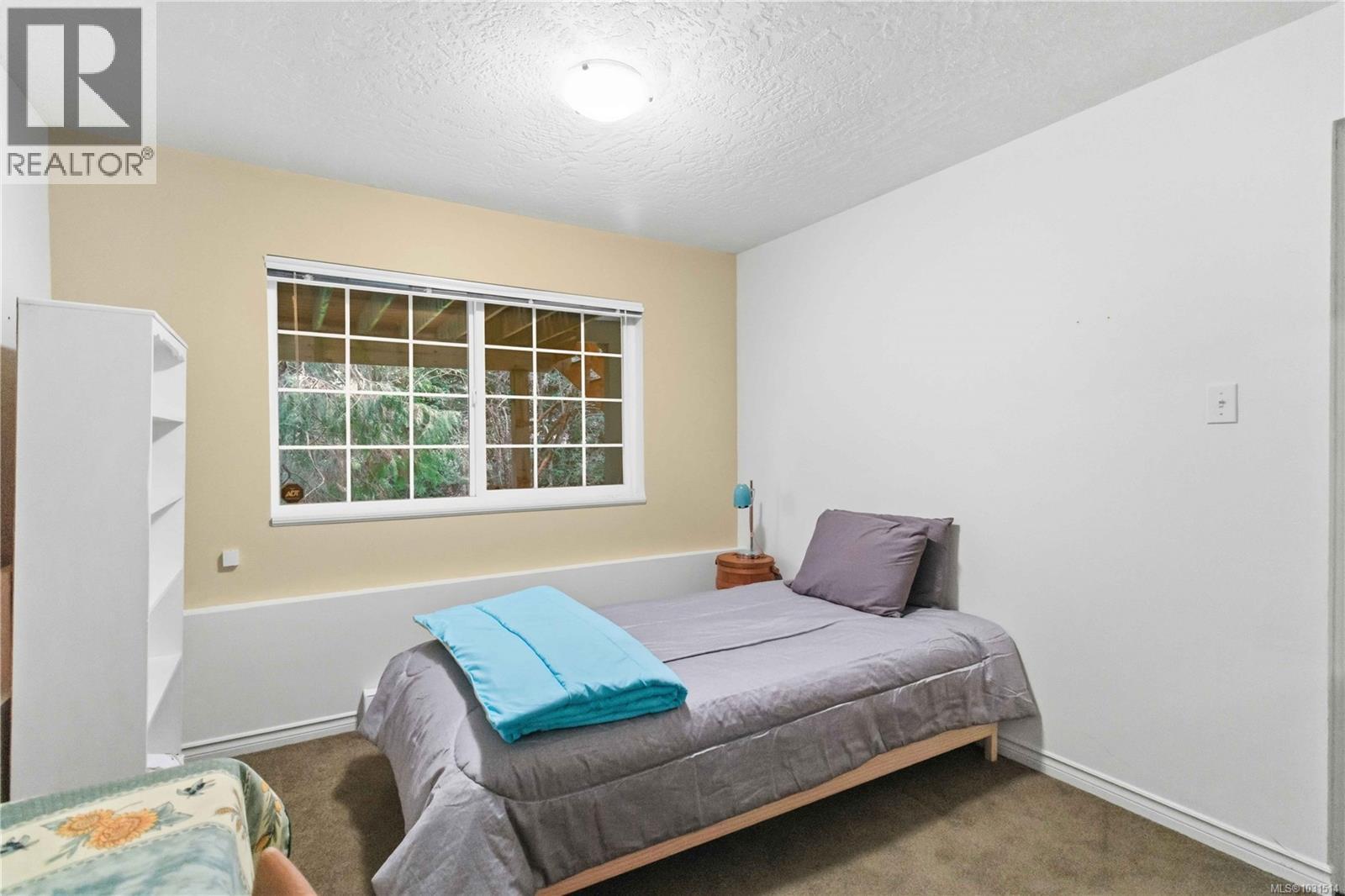 4719 TREETOP HTS - 24