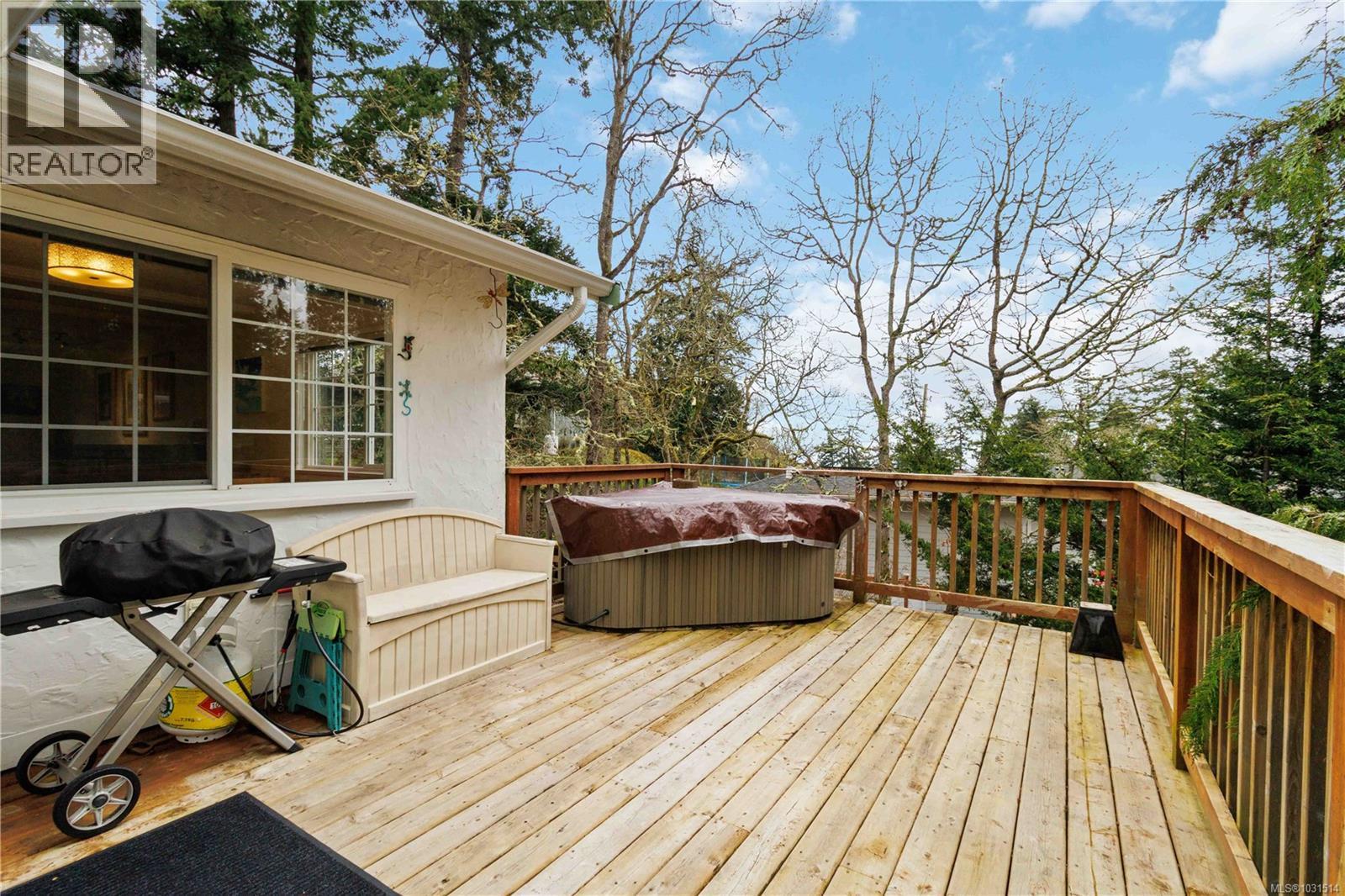 4719 TREETOP HTS - 32