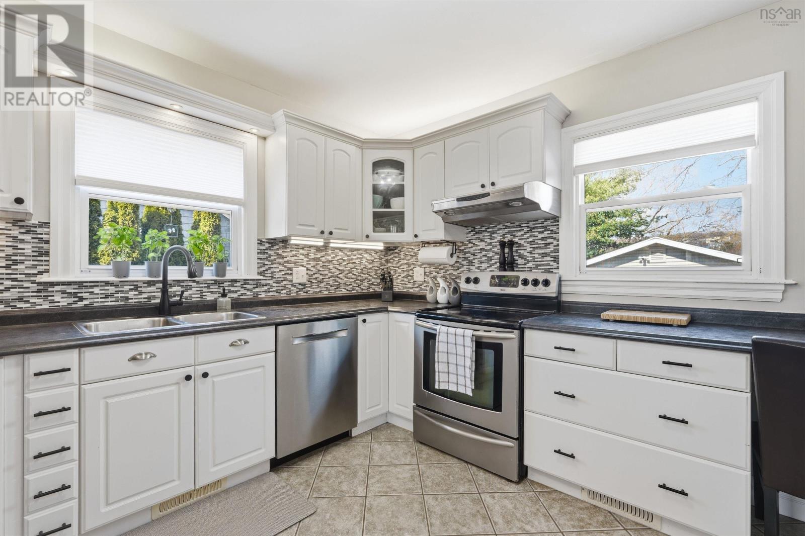 Property 25 of 45 of 21 Walker Street