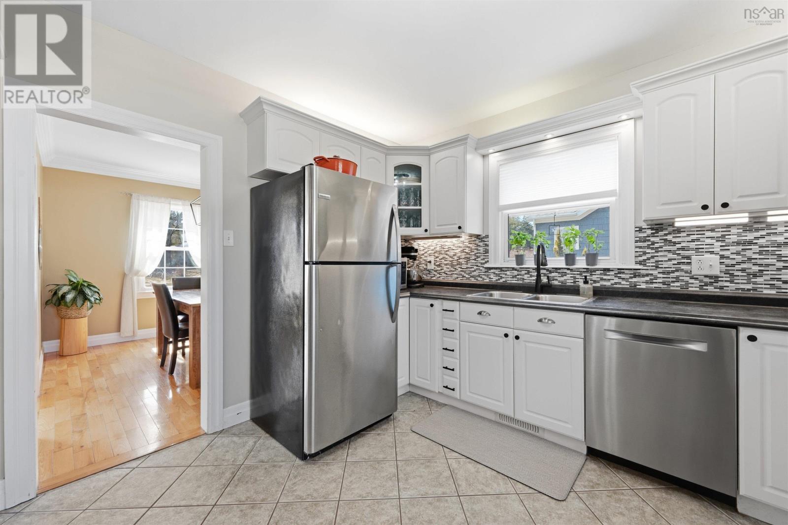 Property 9 of 45 of 21 Walker Street