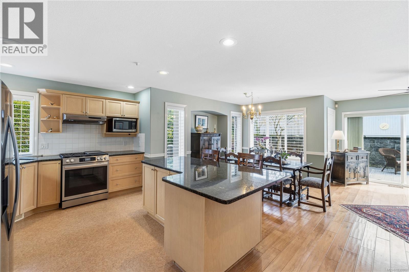 12 6595 Groveland Dr, Nanaimo