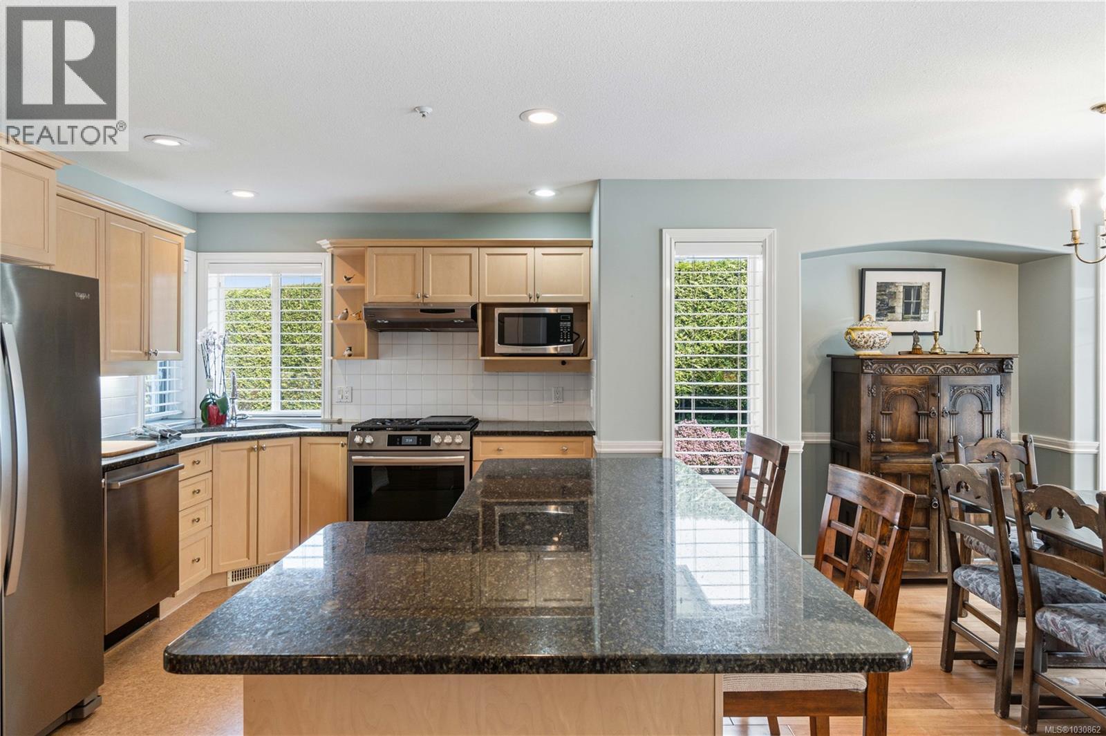 12 6595 Groveland Dr, Nanaimo