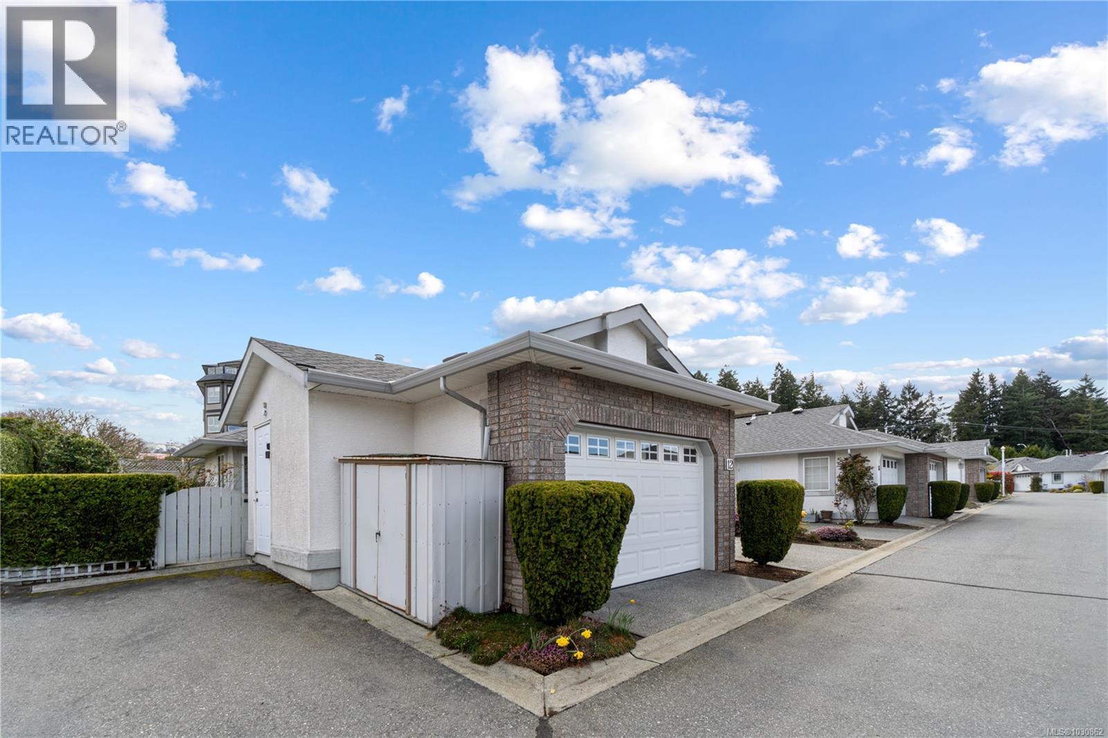 12 6595 Groveland Dr, Nanaimo