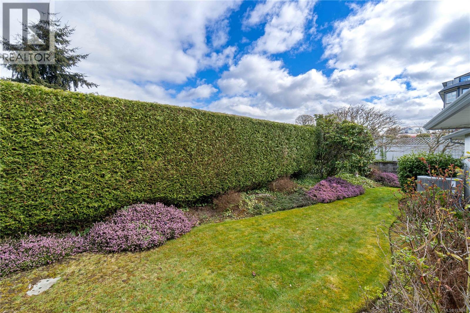 12 6595 Groveland Dr, Nanaimo