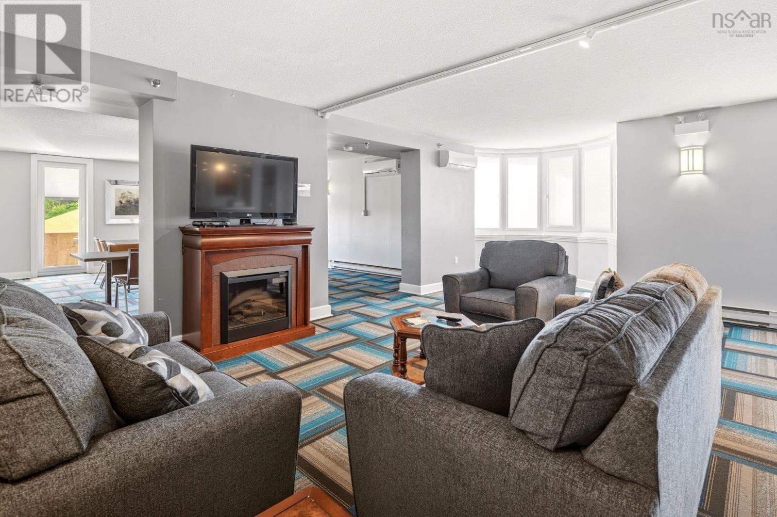 Property 21 of 31 of 821 45 Vimy Avenue