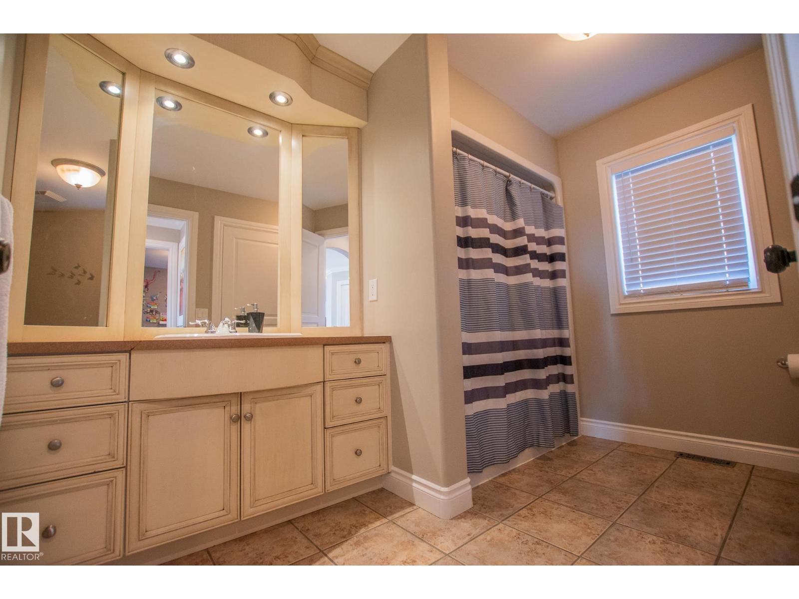 3719 LAKESHORE DR - 34