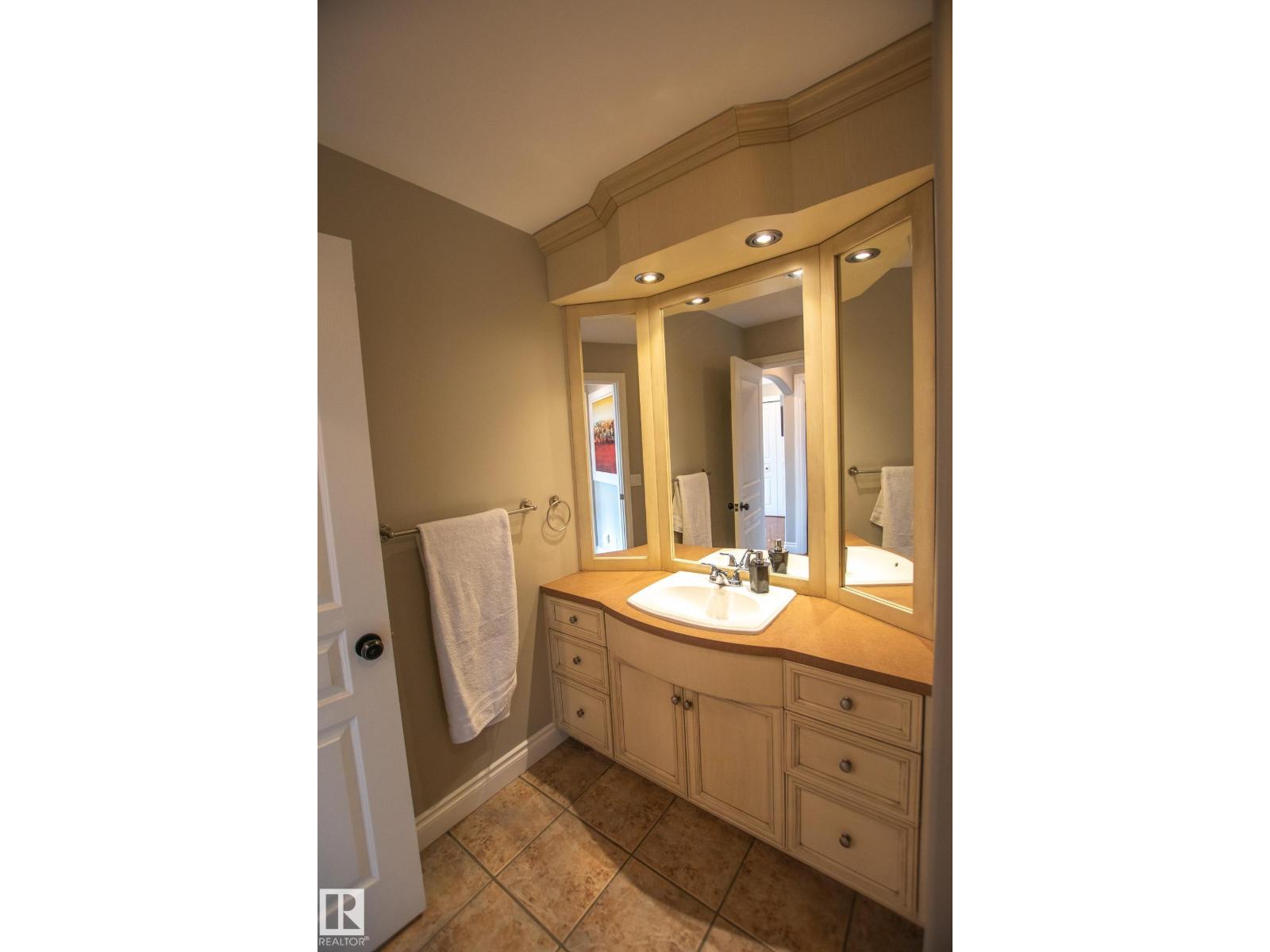 3719 LAKESHORE DR - 35