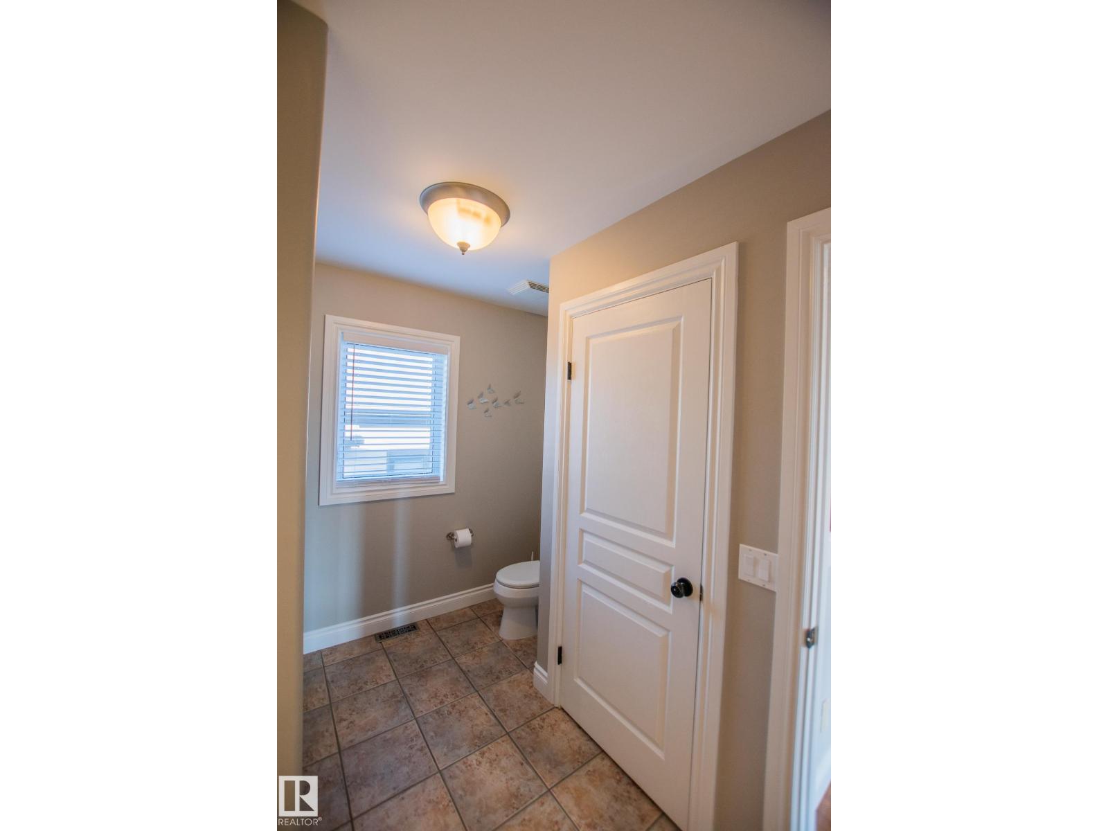 3719 LAKESHORE DR - 36
