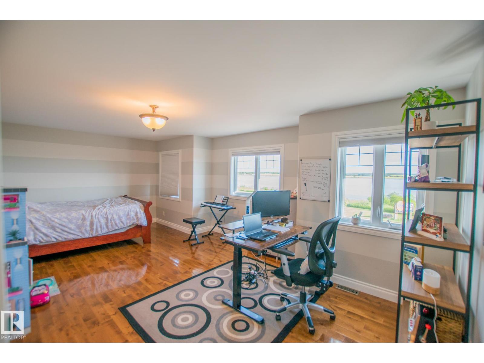 3719 LAKESHORE DR - 37