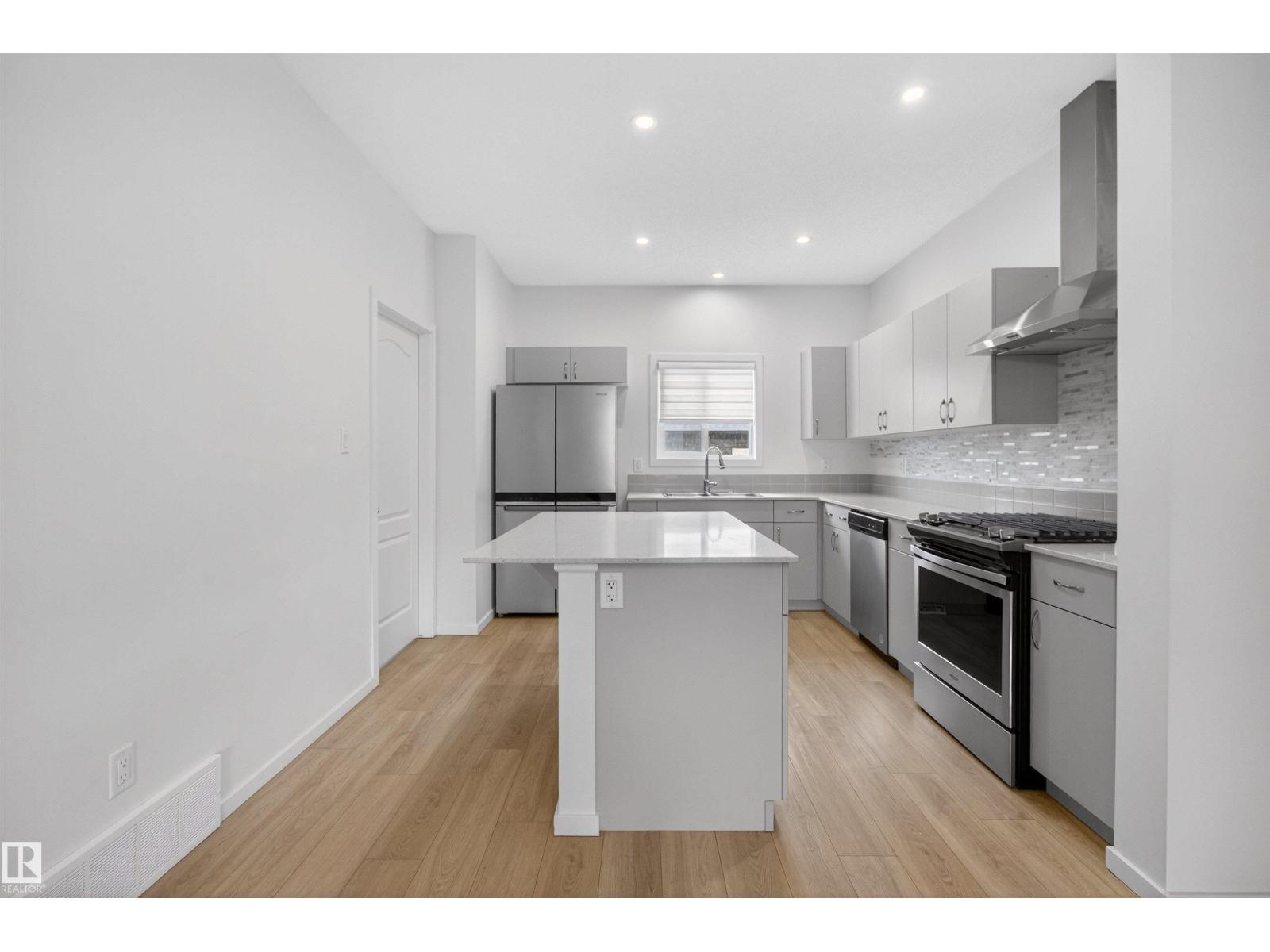 1265 ROSENTHAL BV NW, Edmonton