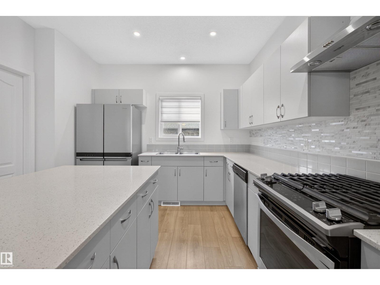 1265 ROSENTHAL BV NW, Edmonton