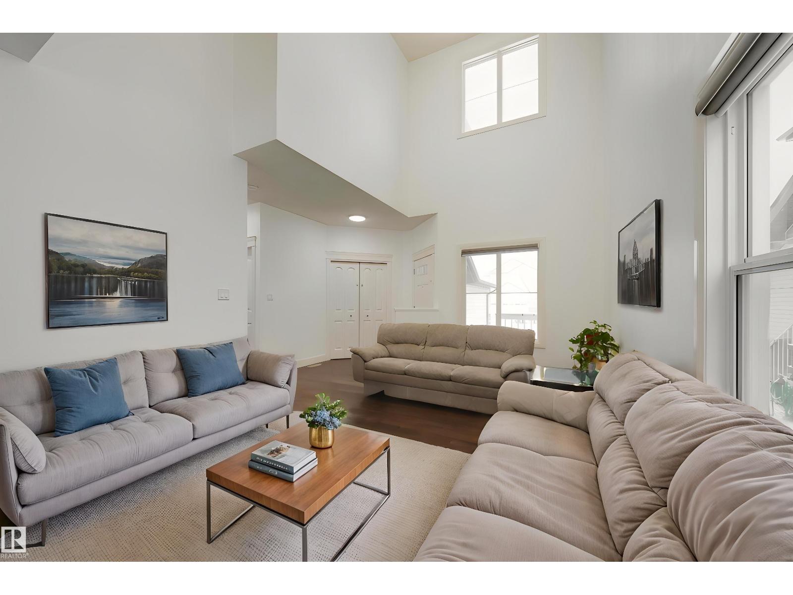 6131 10 AV SW, Edmonton