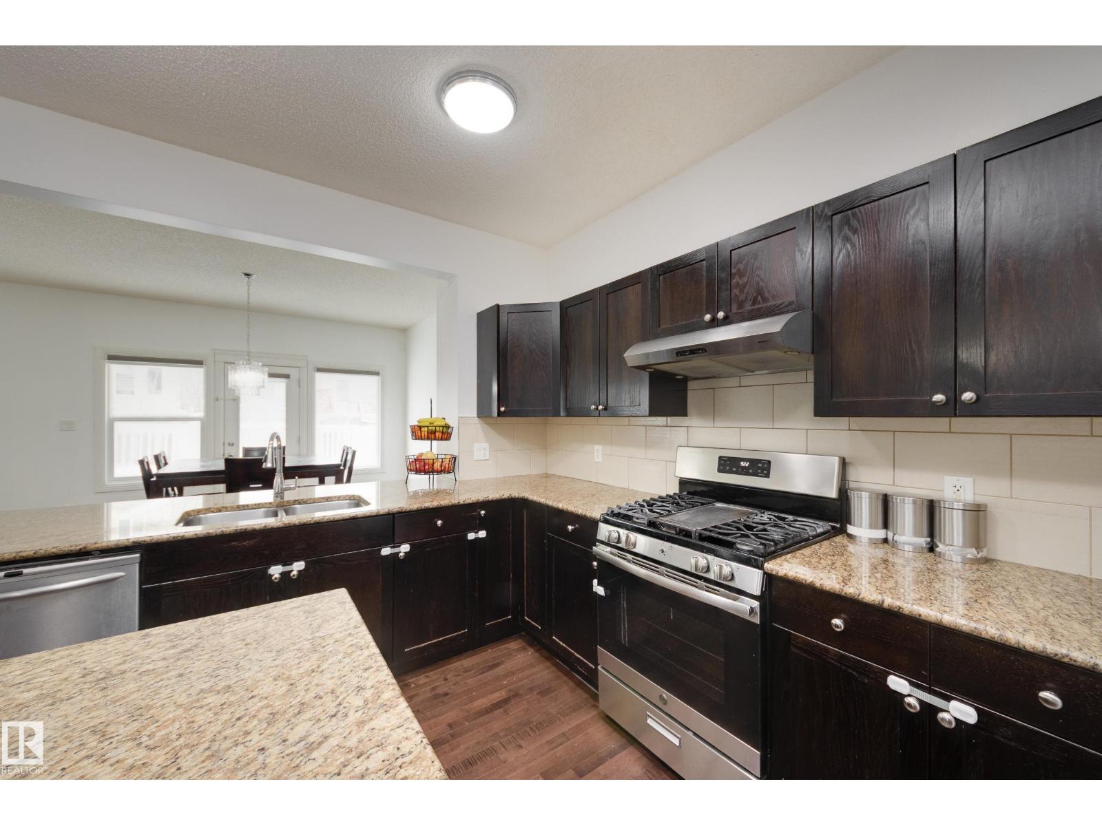 6131 10 AV SW, Edmonton