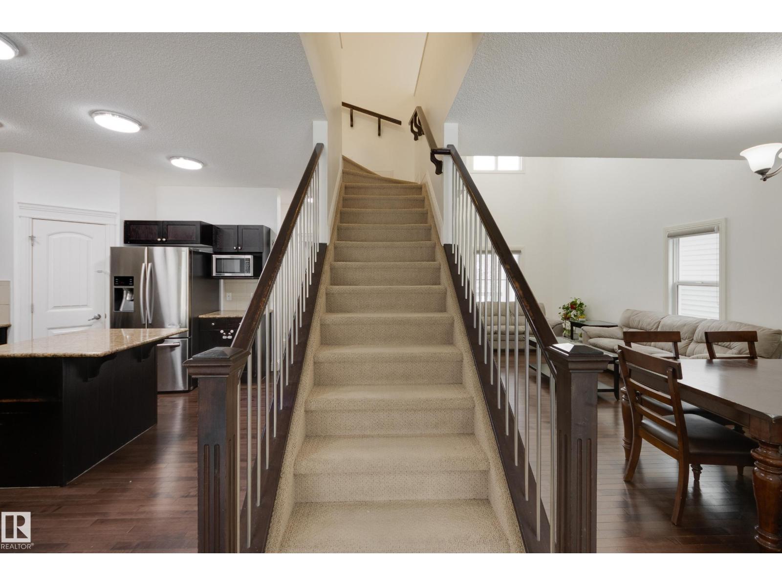 6131 10 AV SW, Edmonton