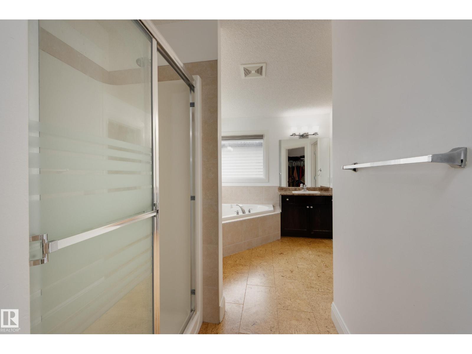 6131 10 AV SW, Edmonton