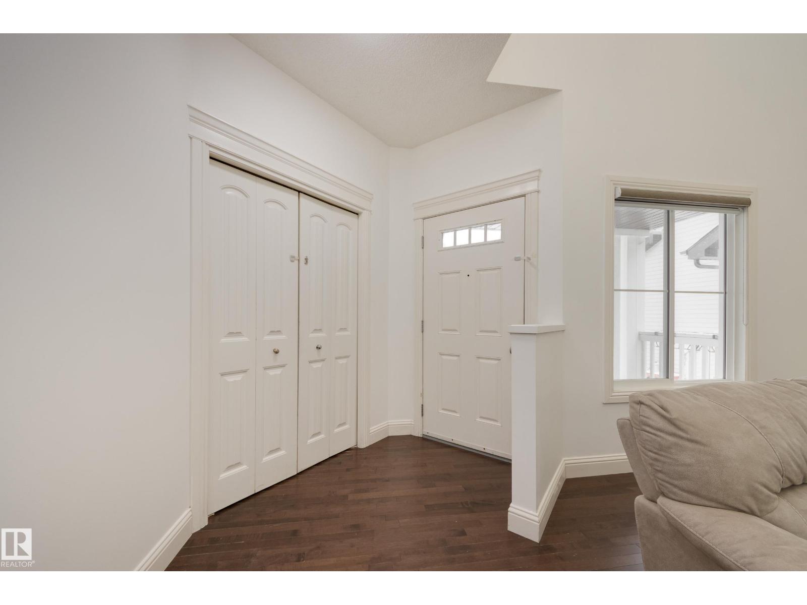 6131 10 AV SW, Edmonton