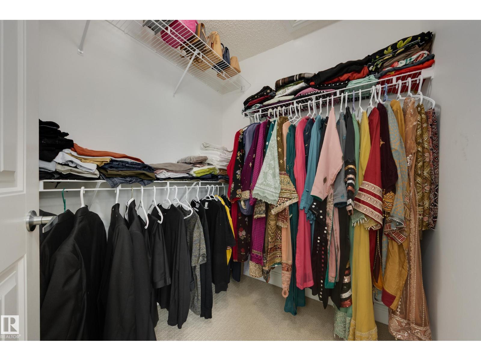 6131 10 AV SW, Edmonton