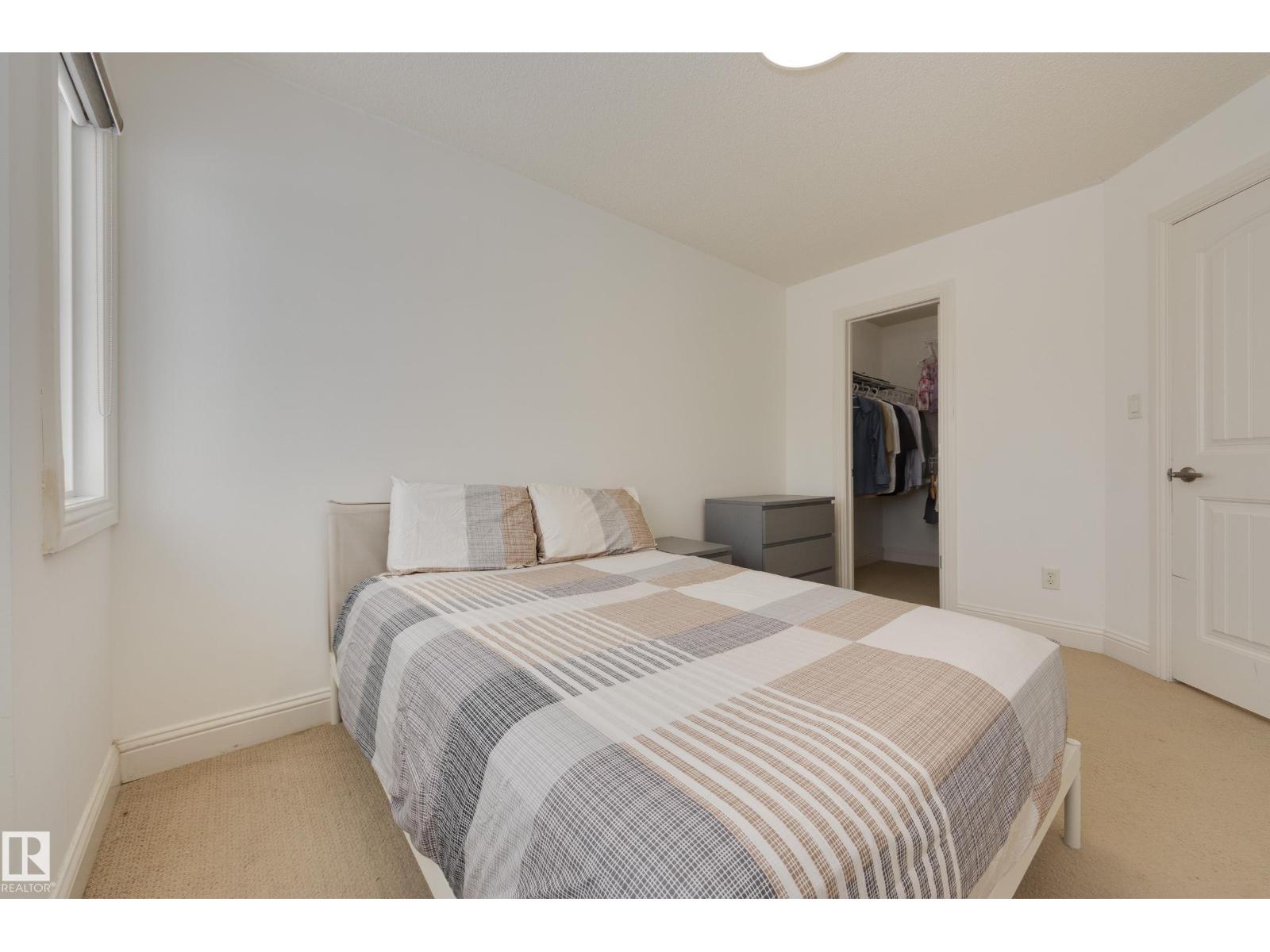 6131 10 AV SW, Edmonton