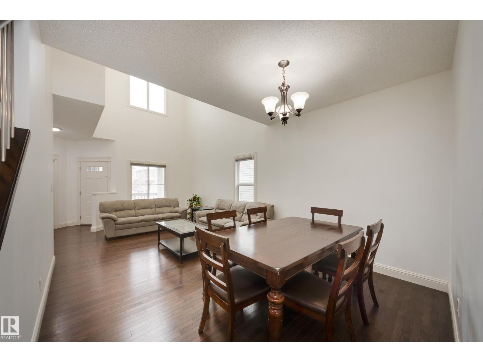 6131 10 AV SW, Edmonton